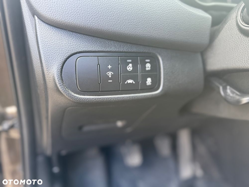 Kia Carens 1.7 CRDi 136 Dream Team Edition - 10