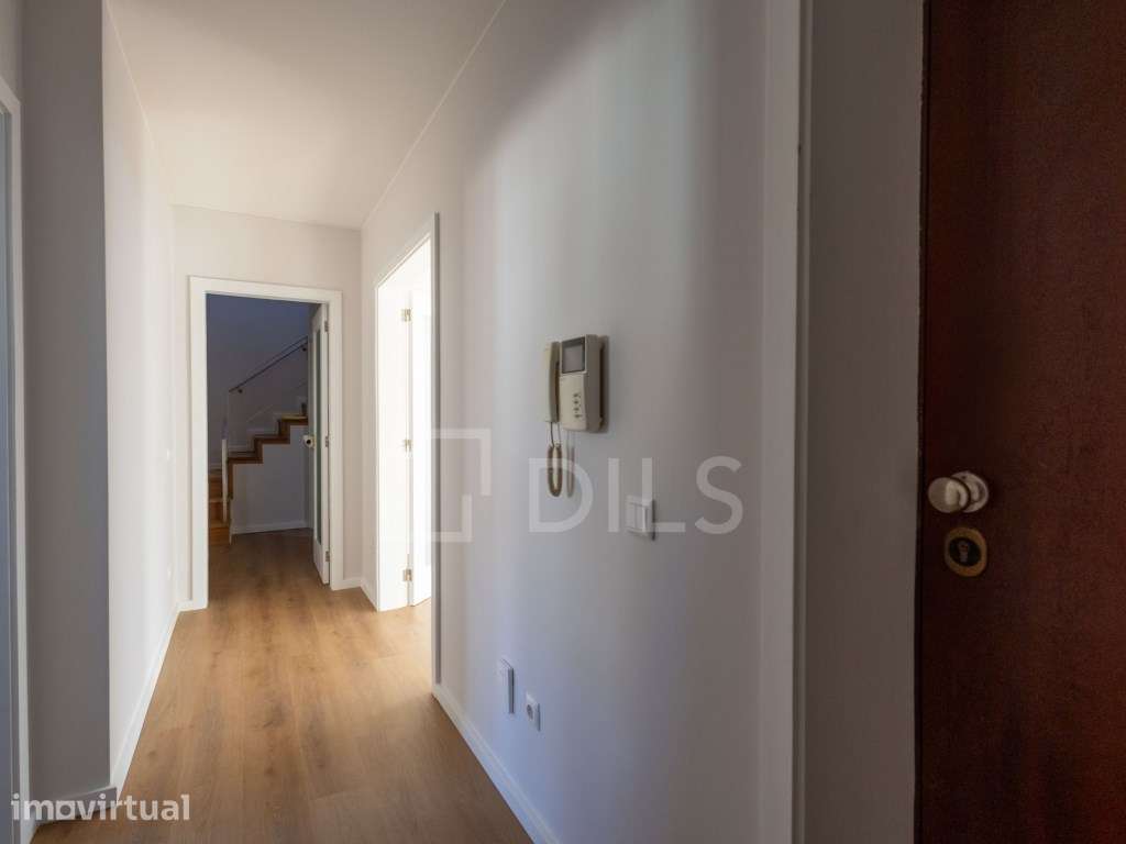Apartamento T3 renovado com jardim no Cabo Do Mundo - Grande imagem: 5/23