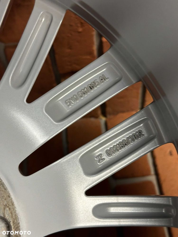 Koła Felgi 17 5x112 Volkswagen Tiguan Wielosezon Opony Jak nowe - 15