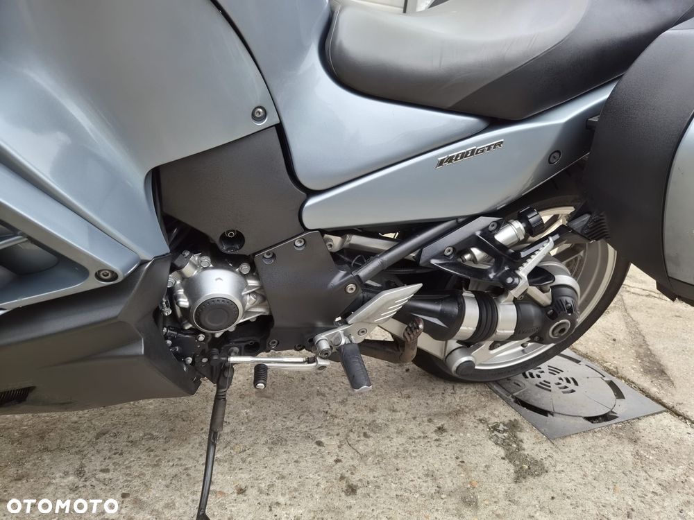Kawasaki GTR - 25