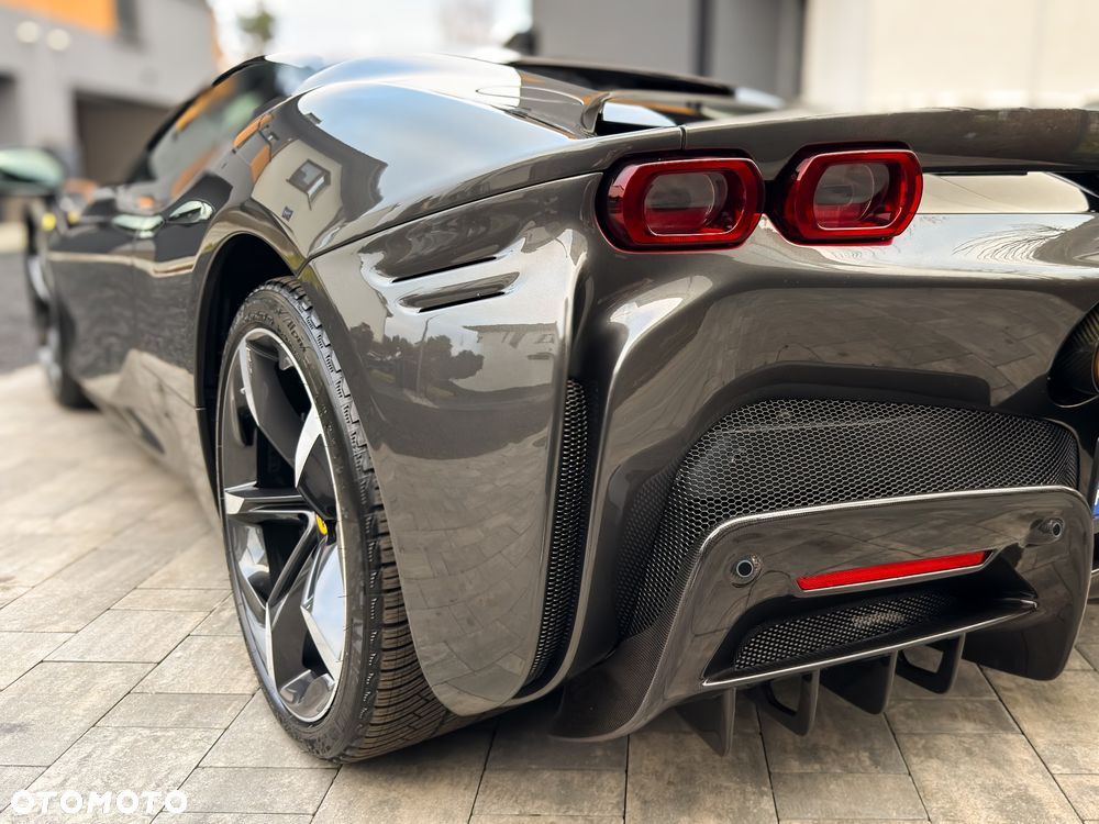 Ferrari SF90 Stradale - 16