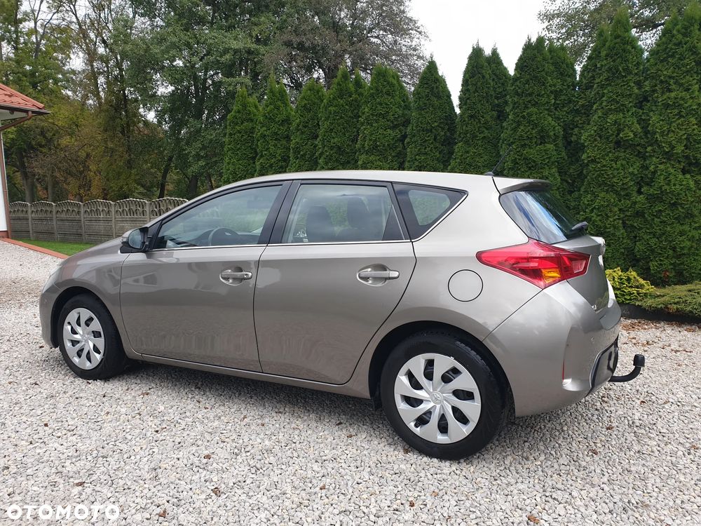 Toyota Auris 1.6 Executive - 5