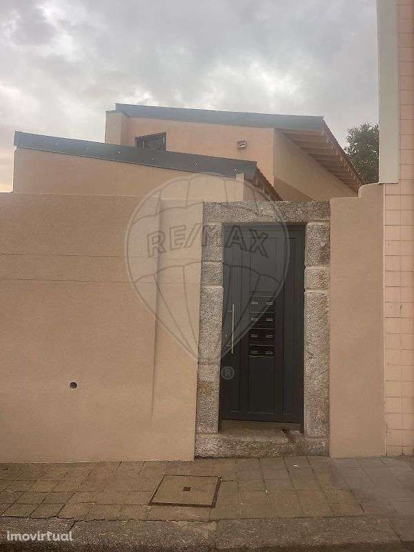 Moradia T2 para venda - Grande imagem: 2/15