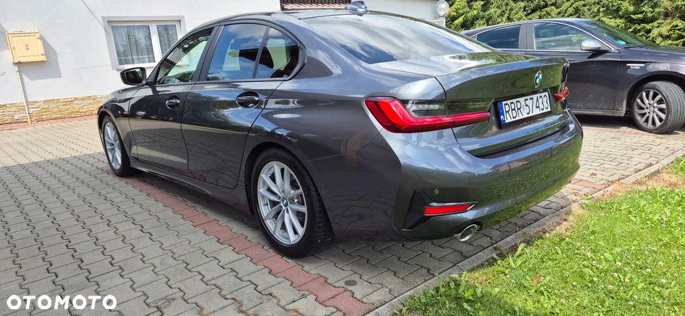 BMW Seria 3 320d mHEV - 9