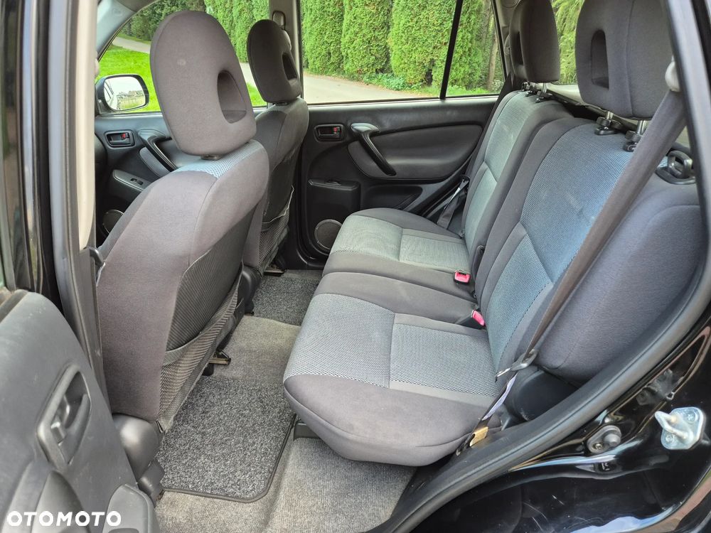 Toyota RAV4 D-4D 4x4 Sol - 24