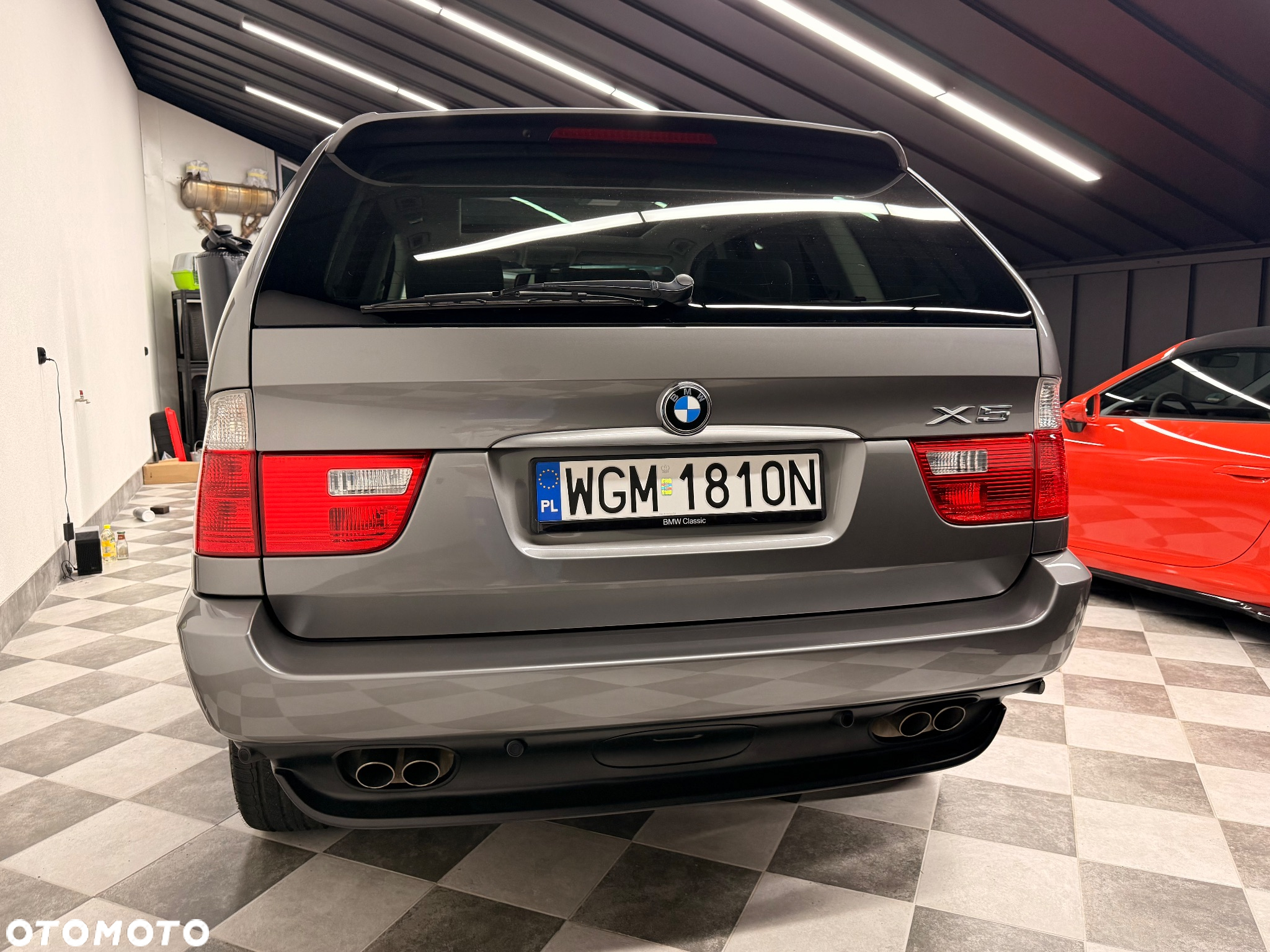 BMW X5 4.4i - 5