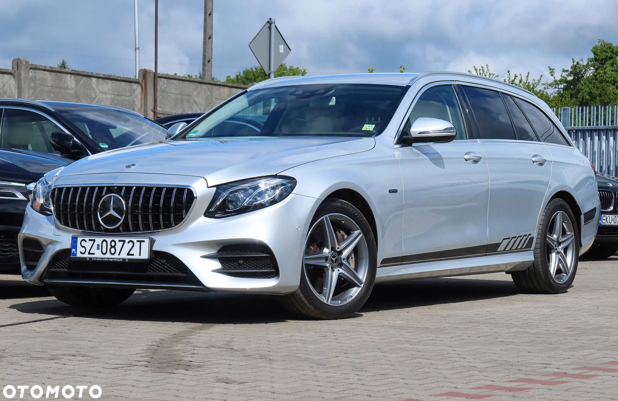 Mercedes-Benz Klasa E 300 de AMG - 1