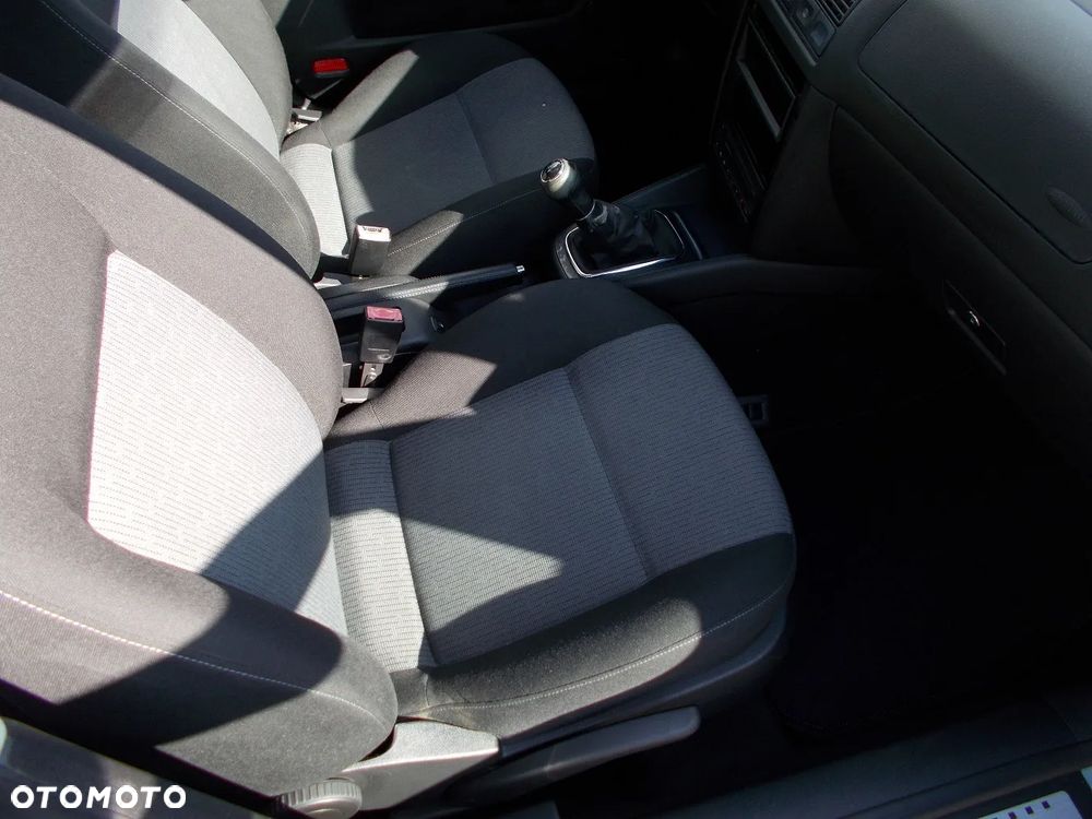 Volkswagen Golf Variant 1.6 Pacific - 12