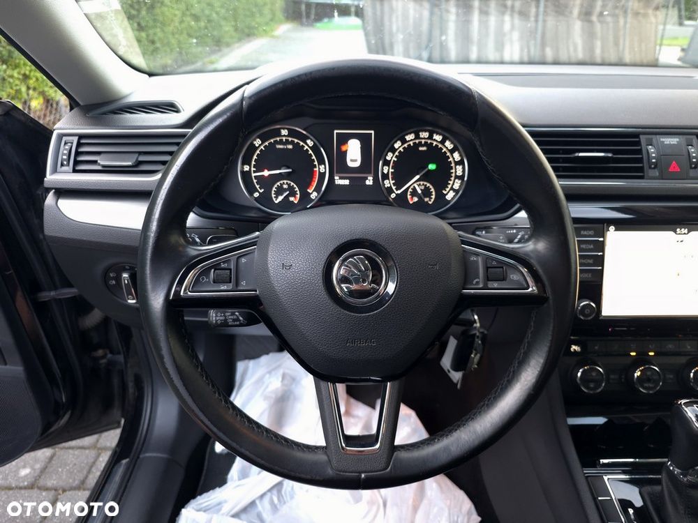 Skoda Superb 2.0 TDI Style DSG - 13
