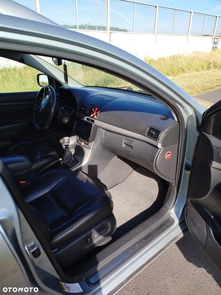 Toyota Avensis 2.2 D-CAT Combi Sol - 10