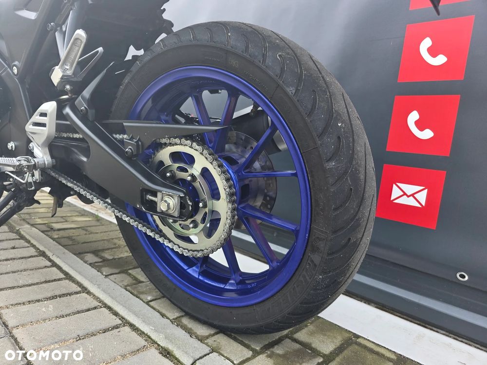 Yamaha YZF - 19