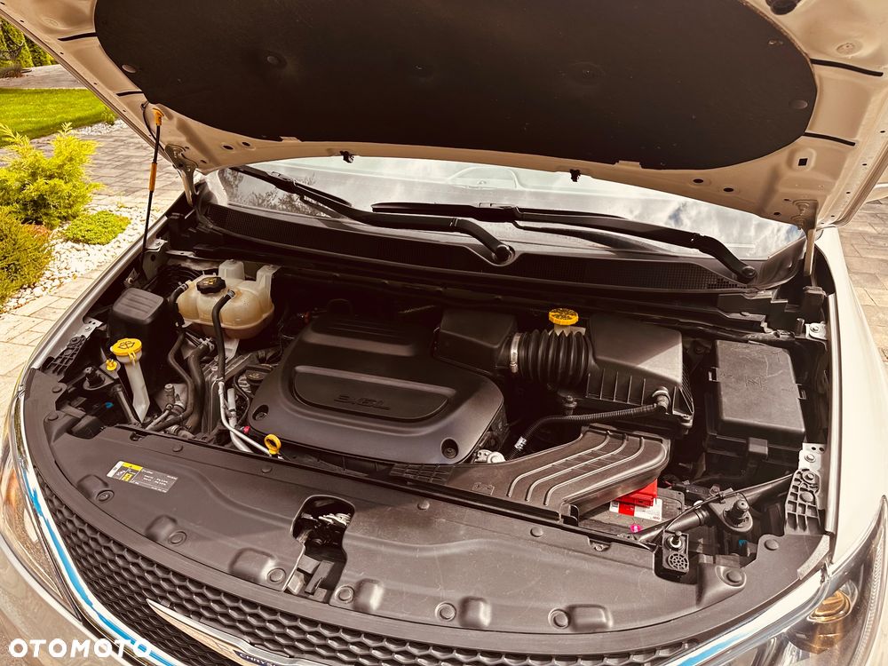 Chrysler Pacifica - 10