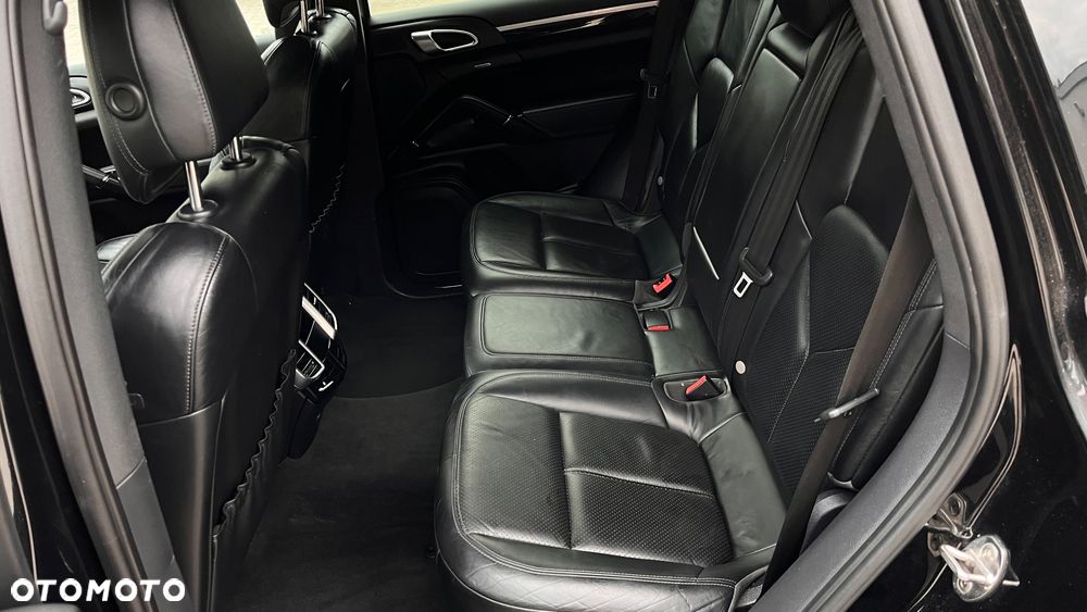 Porsche Cayenne - 21