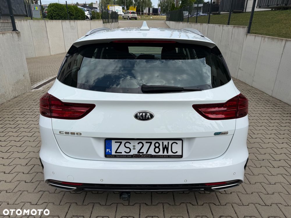 Kia Ceed - 15