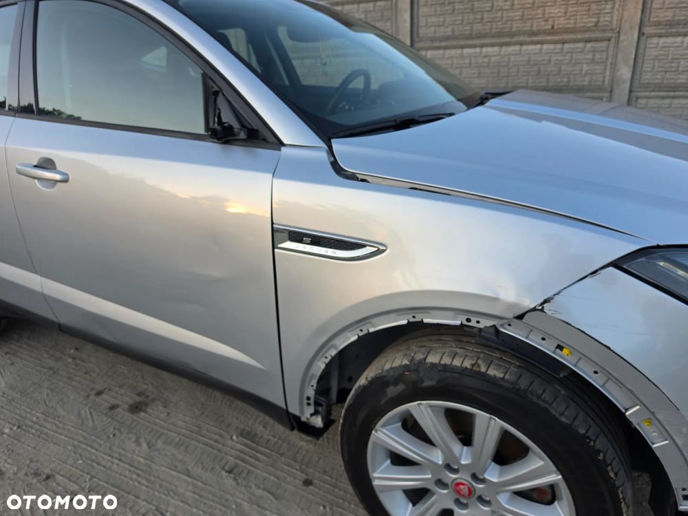 Jaguar E-Pace P200 AWD R-Dynamic S - 29