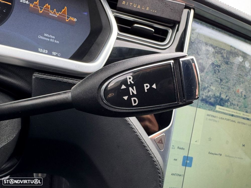 Tesla Model S 60D - 23