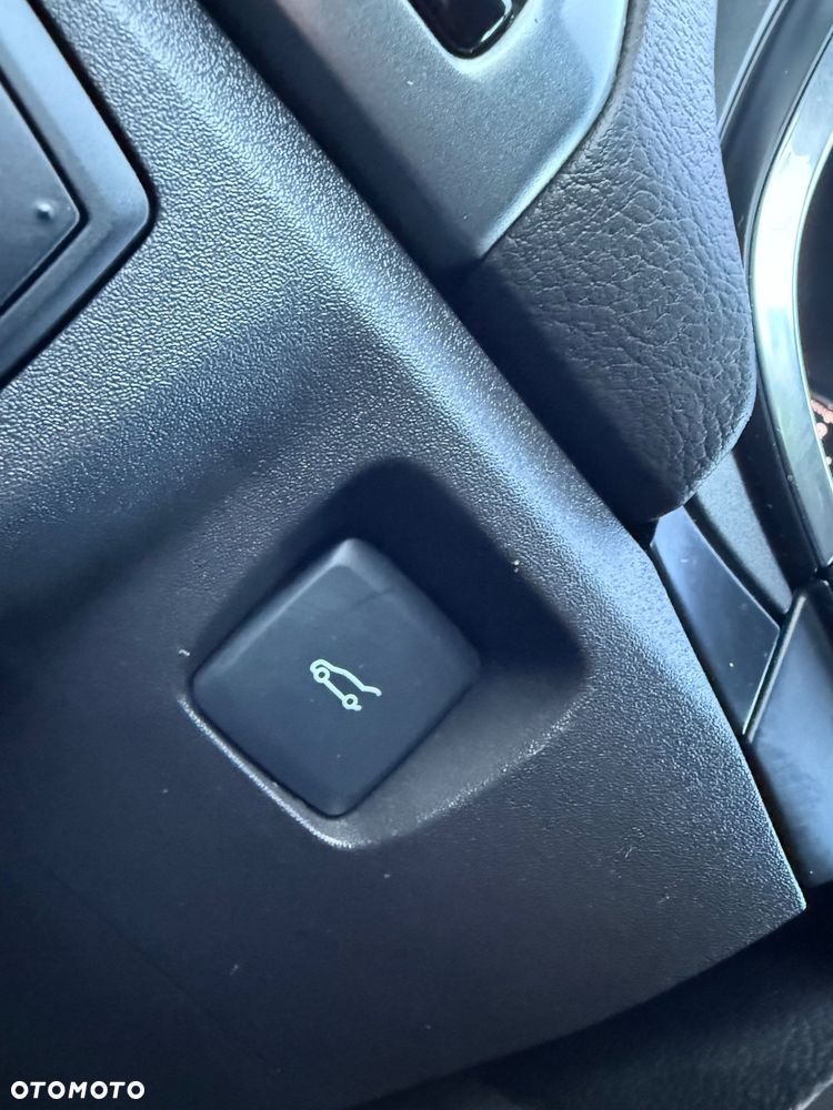 Ford Mondeo 1.5 EcoBoost ST-Line X - 32