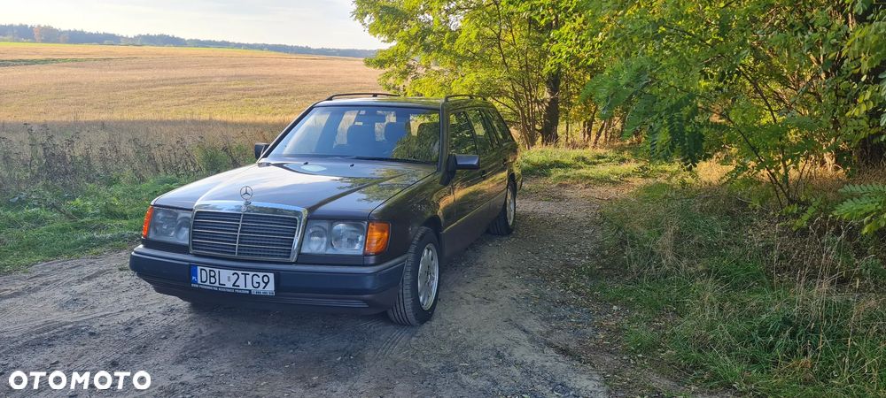 Mercedes-Benz W124 1992 photo 4
