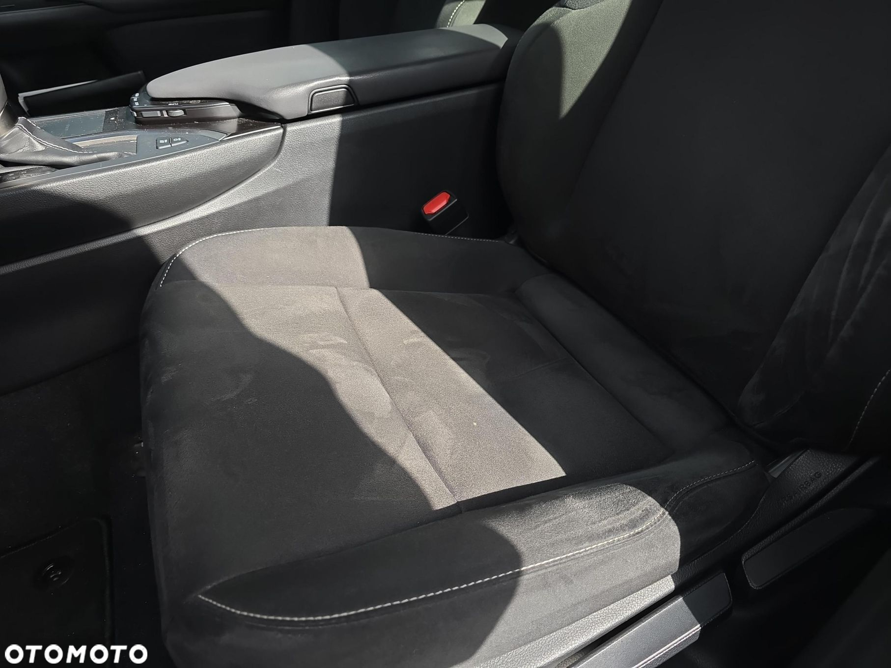 Lexus UX - 10