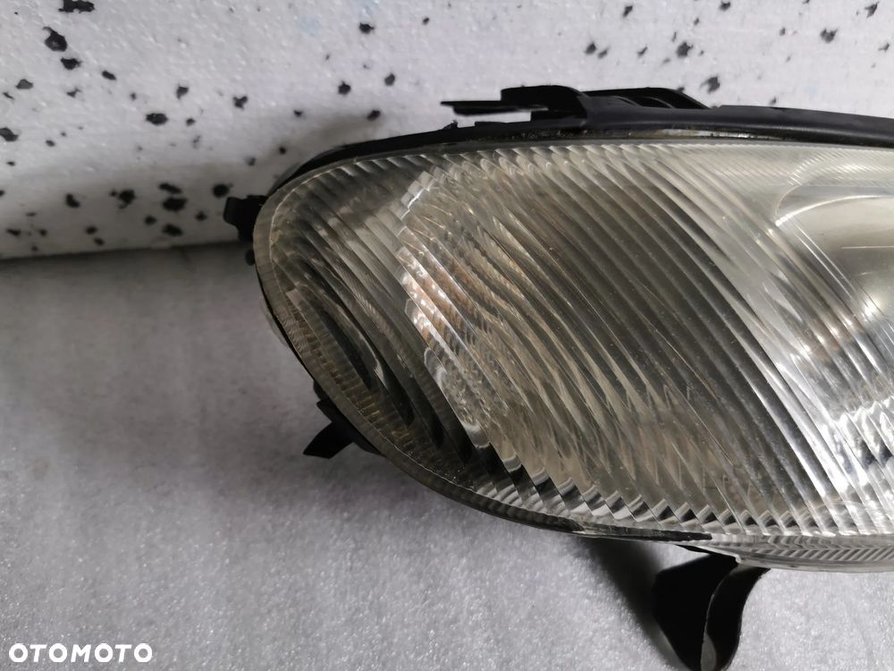 Opel Omega B Lampa prawy przód przednia prawa EUROPA - 2