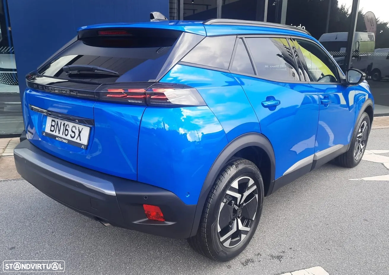 Peugeot 2008 1.2 PureTech Allure - 4