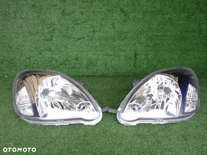 TOYOTA YARIS I LIFT 03-06 reflektor prawy lewy lampa prawa lewa zamiennik - 1