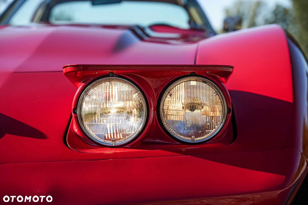 Chevrolet Corvette - 8