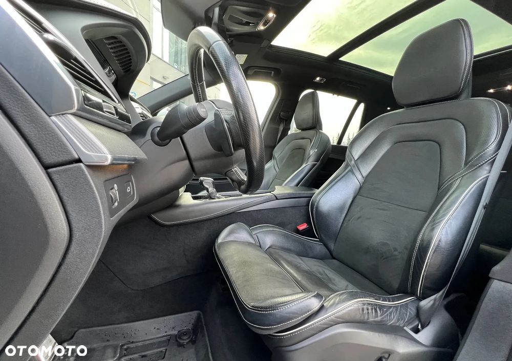 Volvo XC 90 D5 SCR AWD Momentum 7os - 8
