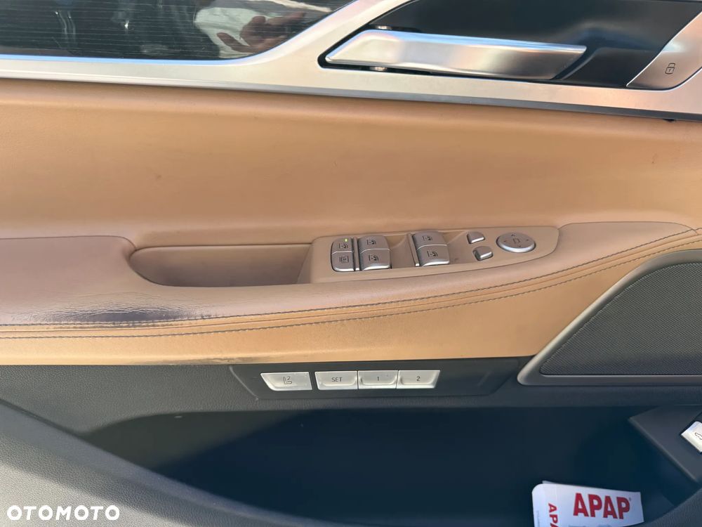 BMW Seria 7 740d xDrive - 15