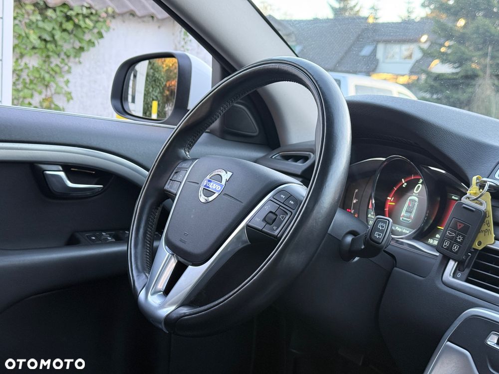 Volvo V70 D2 Momentum - 13