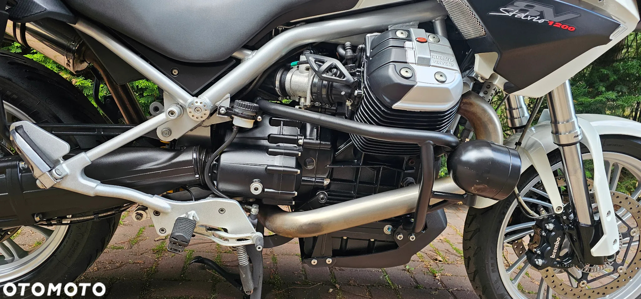 Moto Guzzi Stelvio - 9
