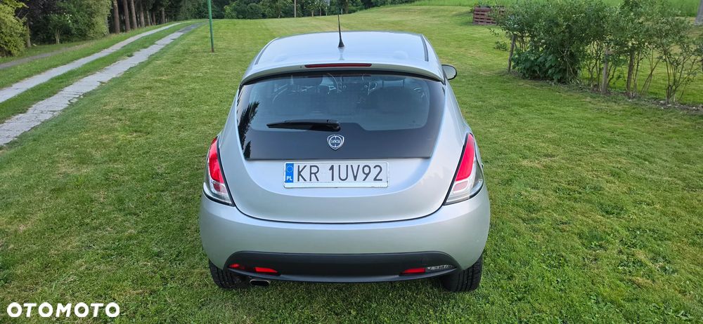 Lancia Ypsilon 1.2 8V Silver - 5