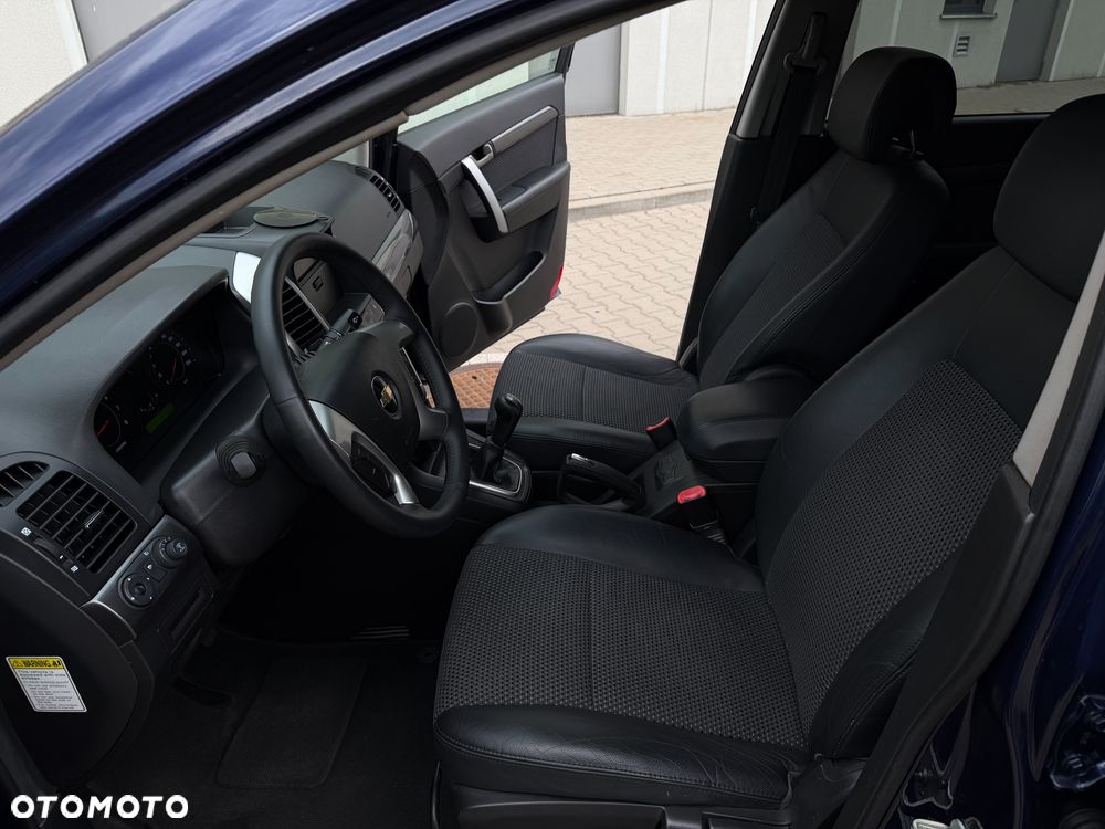 Chevrolet Captiva 2.4 2WD 7 Sitzer LS Family Edition - 16