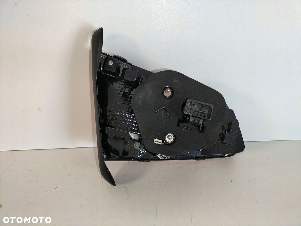 Lampa tylna tył prawa VW PASSAT B8 14- SEDAN LED - 4