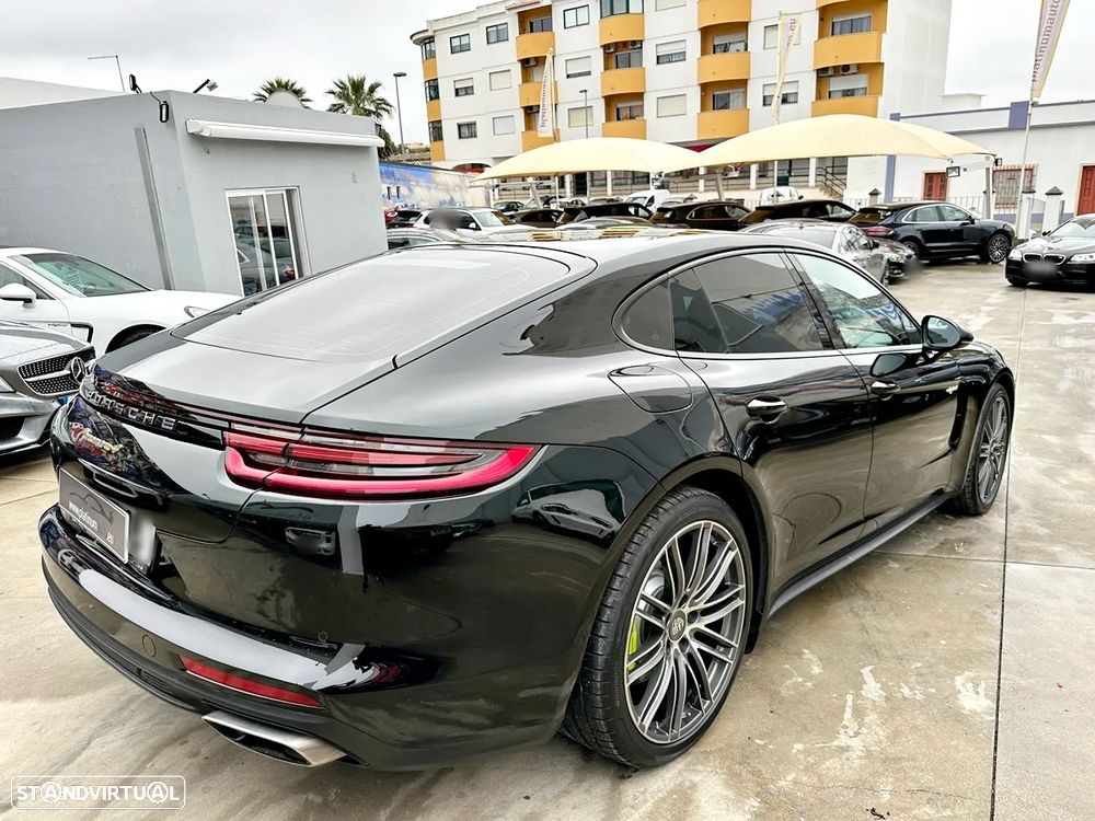 Porsche Panamera 4 E-Hybrid - 4