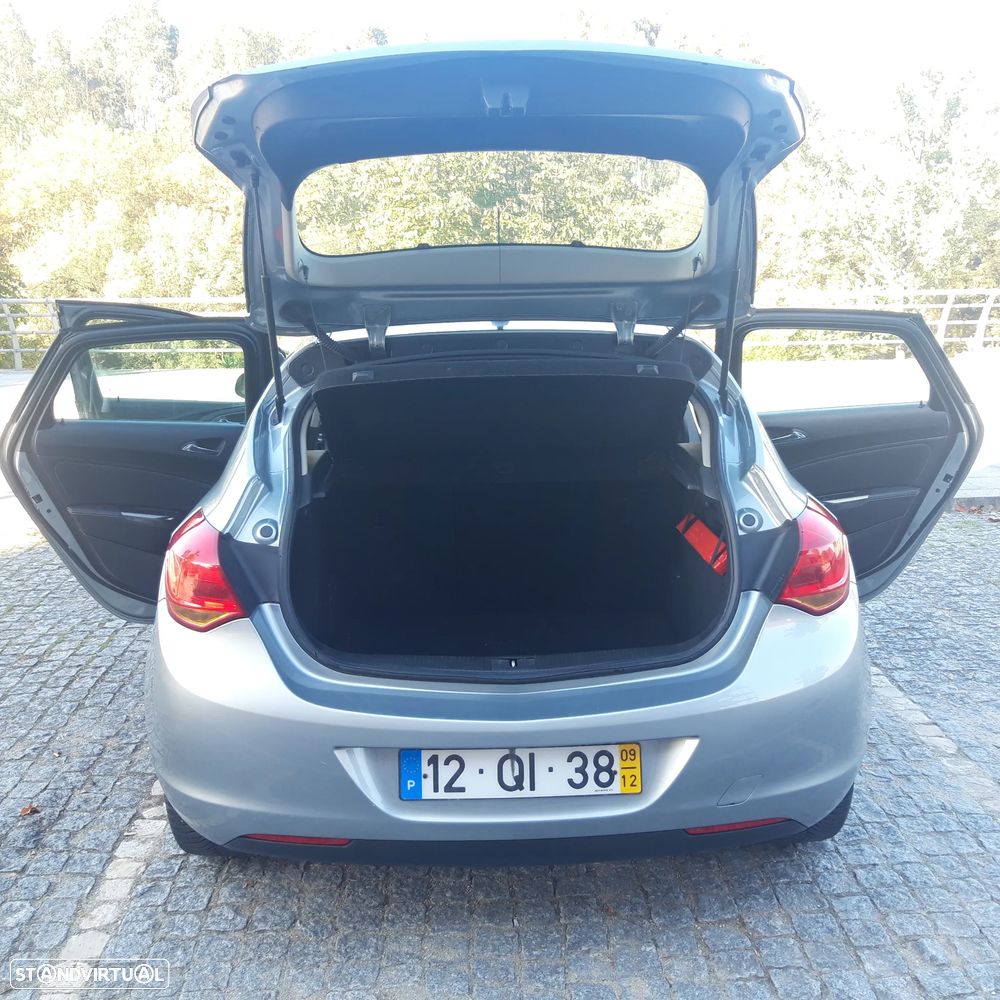 Opel Astra 1.7 CDTi Cosmo ecoFLEX - 12