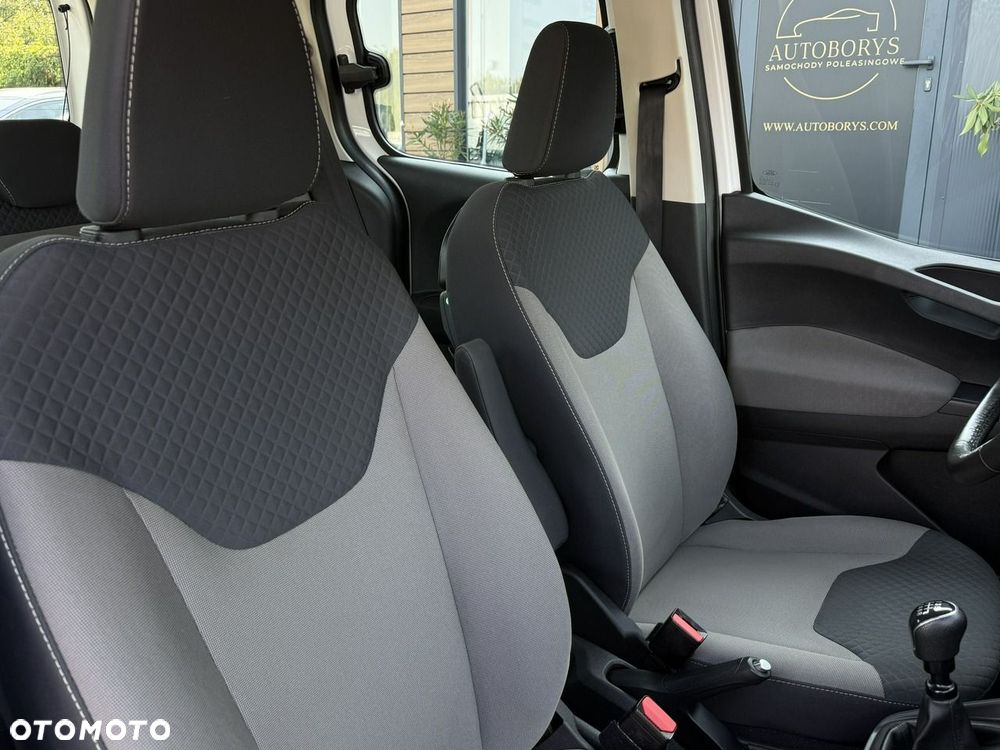 Ford Tourneo Courier - 11