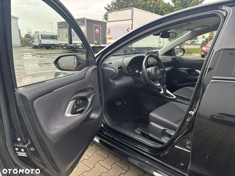 Toyota Yaris - 10