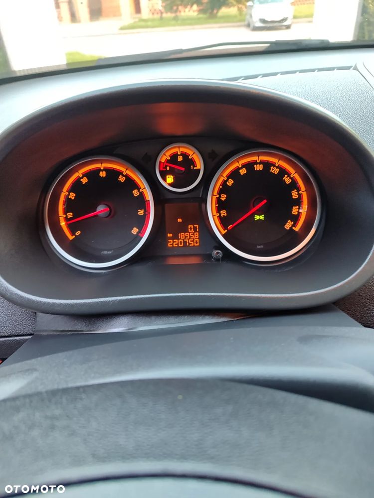 Opel Corsa 1.4 16V Cosmo - 16