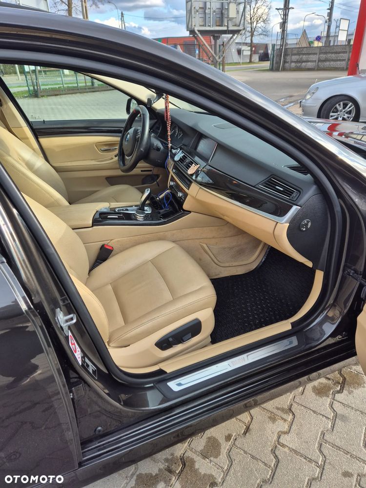 BMW Seria 5 520d Luxury Line - 11