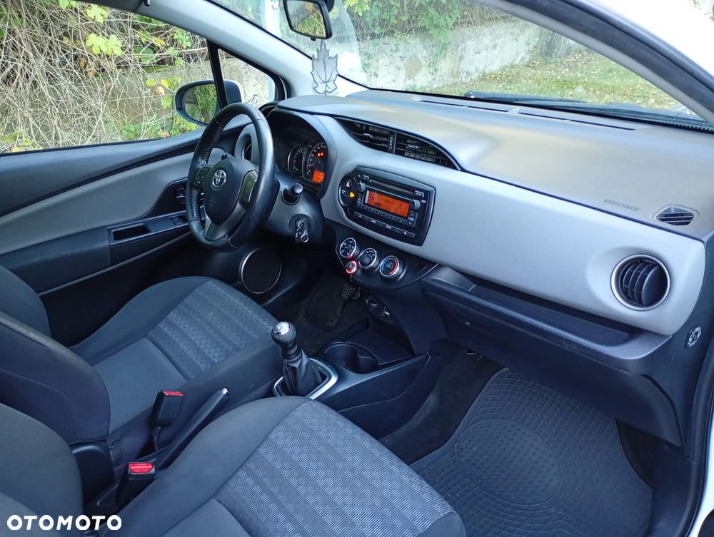 Toyota Yaris - 10