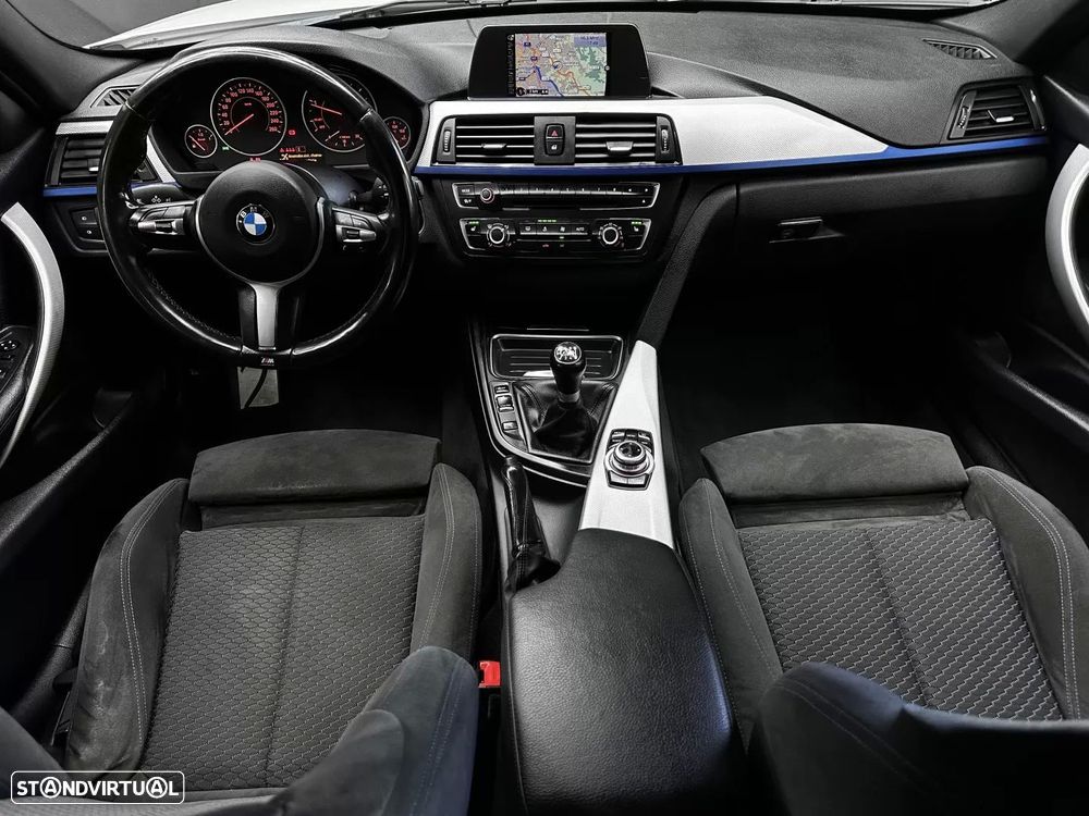 BMW 320 d Pack M - 42