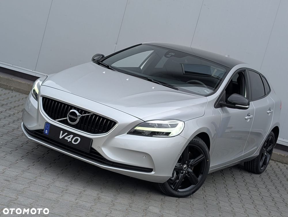 Volvo V40 T4 Drive-E Momentum - 1