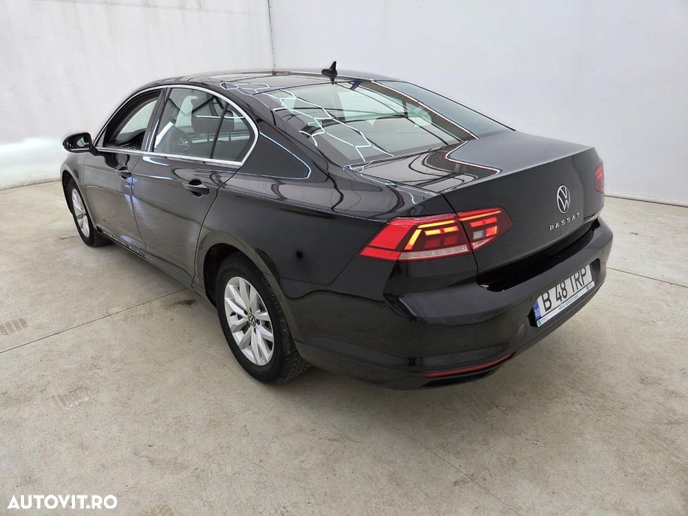 Volkswagen Passat 2.0 TDI DSG Advance - 4