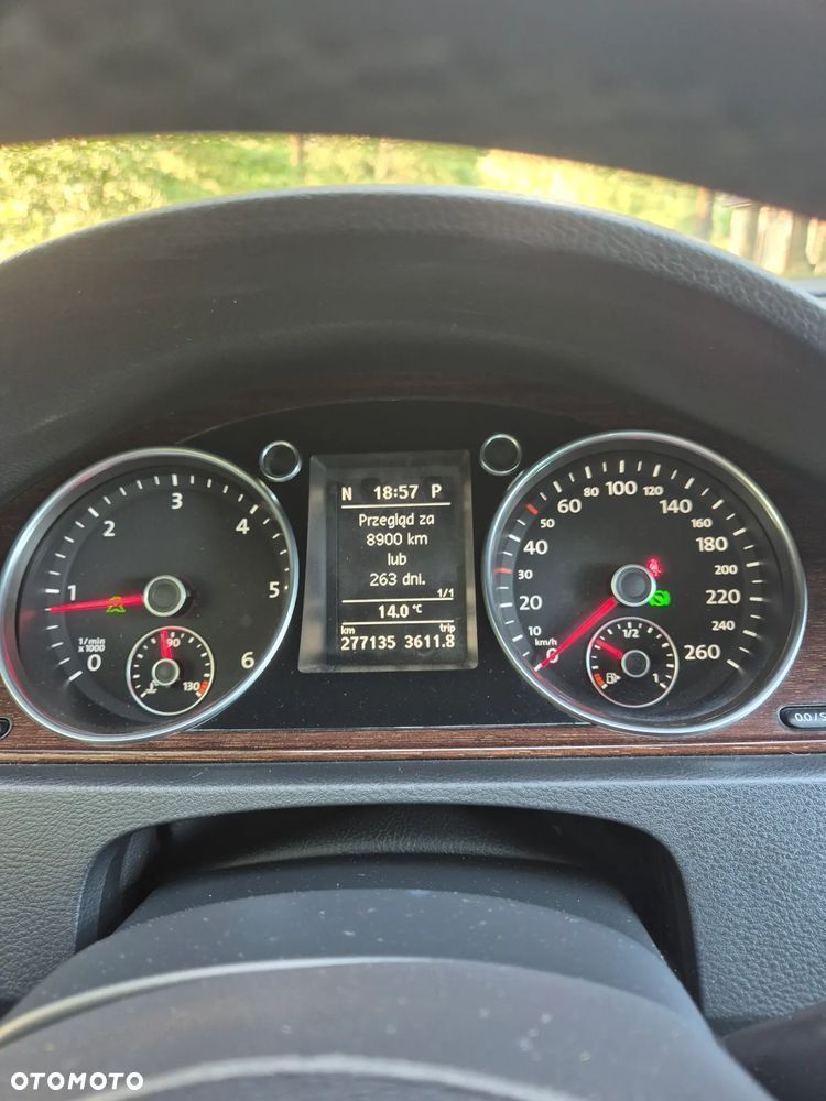 Volkswagen Passat 2.0 TDI 4Mot Highline DSG - 12