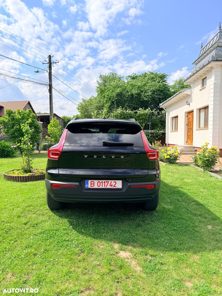 Volvo XC 40 T2 Plus Dark - 3