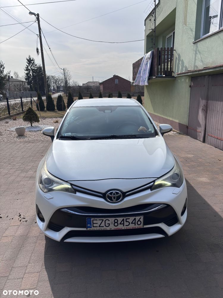 Toyota Avensis 2.0 D-4D Premium - 2