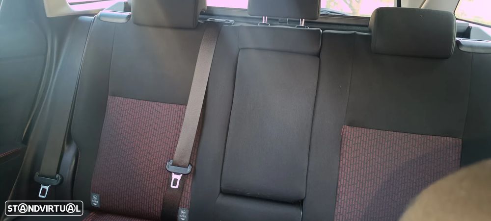 Toyota Auris Touring Sports 1.4 D-4D Comfort+Pack Sport - 23