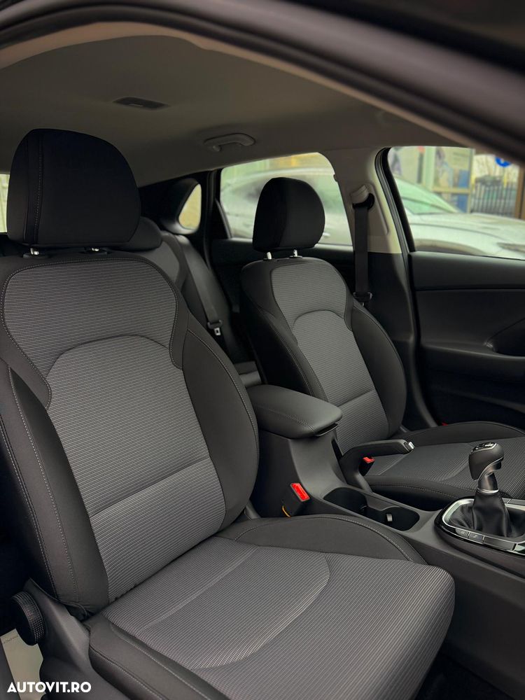 Hyundai i30 1.5 96CP M/T Comfort - 12