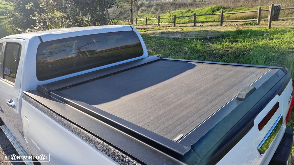 Toyota Hilux 2.4 D-4D 2WD CD Tracker - 9